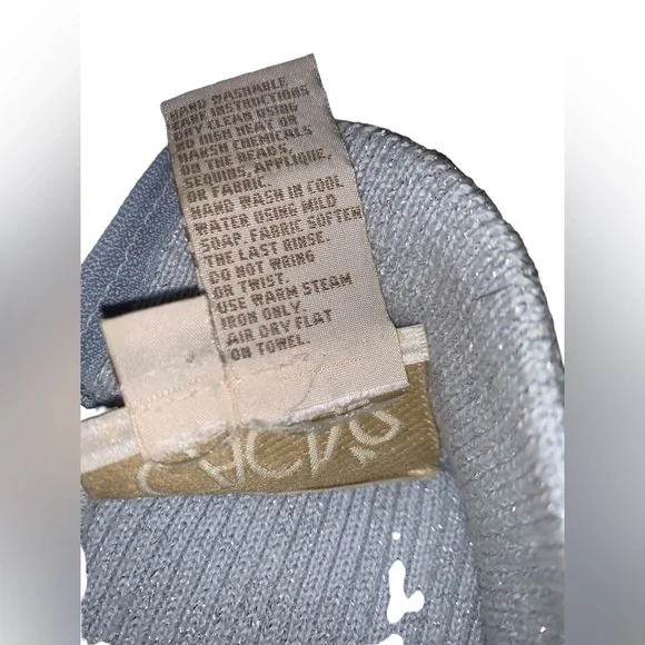 Cache snowflake sparkle Metallic Top - Picture 7 of 9